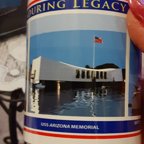 Beautiful official Pearl Harbor mug - Picture 4 of 6